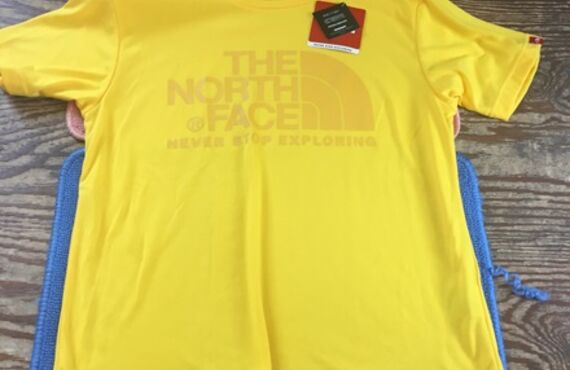 Ｔシャツ　ノースフェイス