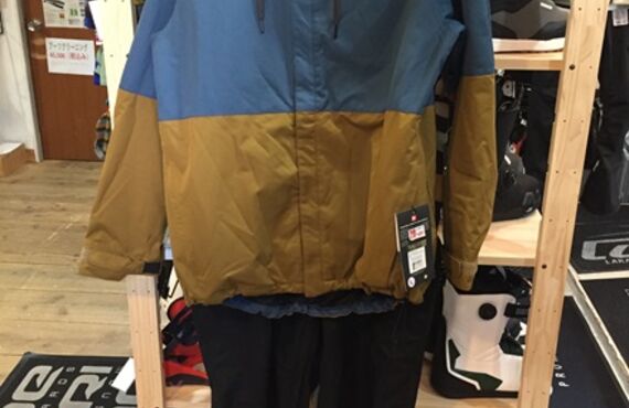 686　ウェア　展示中