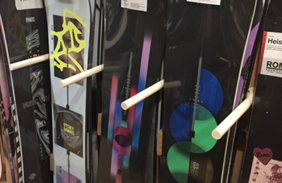 ２５シーズンバートンギア入荷中