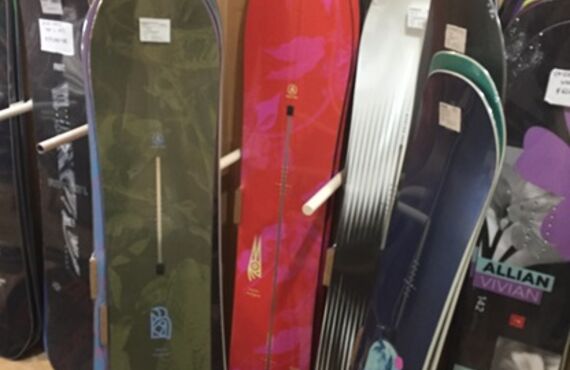 豊田　ザインパクト　BURTON入荷