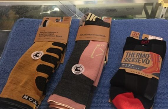 「滑りが変わる！スノーボードブーツとの相性抜群の“履くギア”ソックスを徹底紹介」