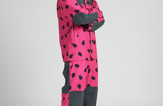 雪が入らない、寒くない、動きやすい。快適装備が揃ったエアブラスターのツナギ｜ザインパクト販売中