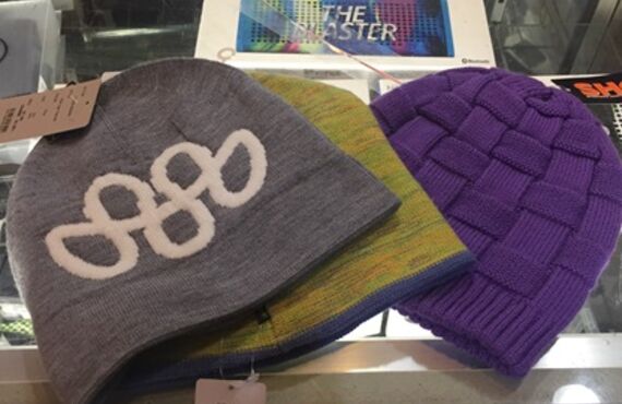 寒い季節の必需品！保温性抜群のニット帽がザインパクト販売中