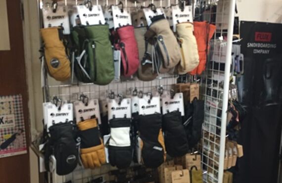 冷えるゲレンデで差が出る｜失敗しないスノーボードグローブ選び【ザインパクト販売中】