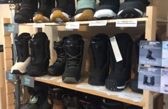 スノーボードギア旧品から今期モデルまでお得に販売中！